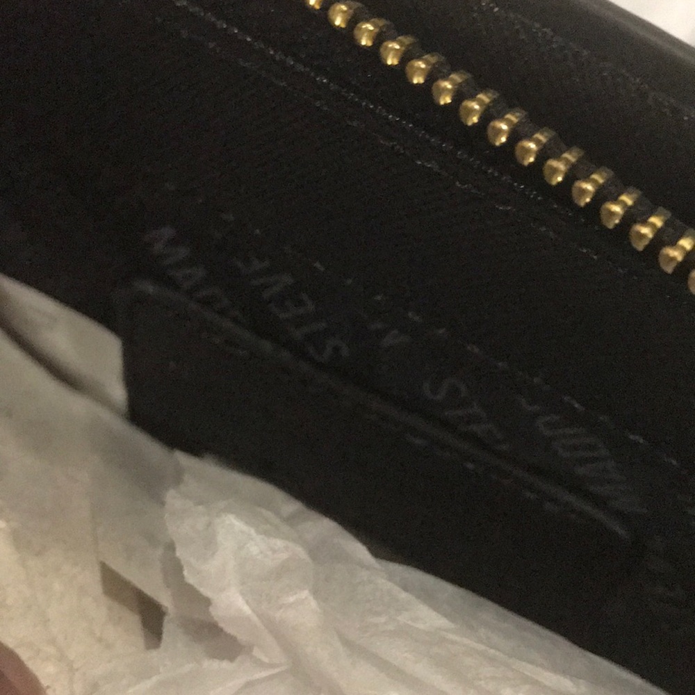 Steve Madden Crossbody Bag - Picture 6 of 6